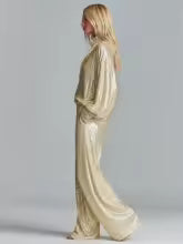 Conjunto Elegante con Brillo Dorado